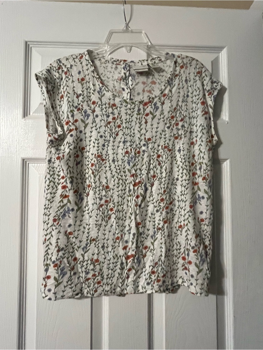 Rachel Zoe White Floral Cap Sleeve Blouse with Red and Blue Accents